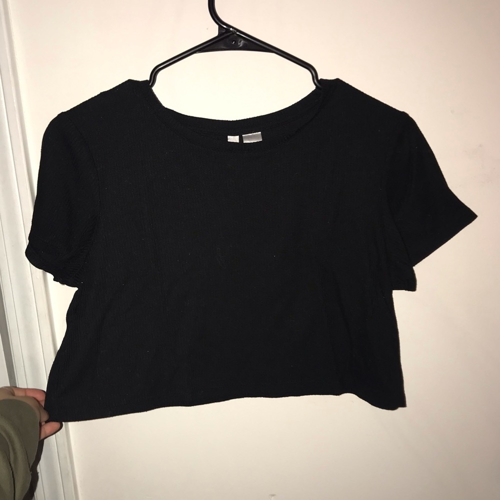 Black crop-top.